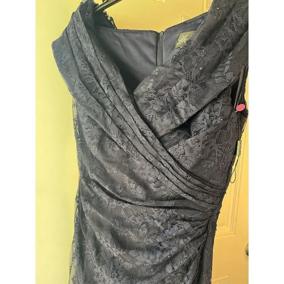 La Femme NEW Off-the-Shoulder Ruched Lace Gown in Navy Size 8 Women’s - Picture 9 of 10